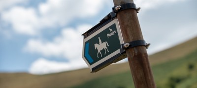 Bridleway Sign 3 RIVERS RIDE 32512
